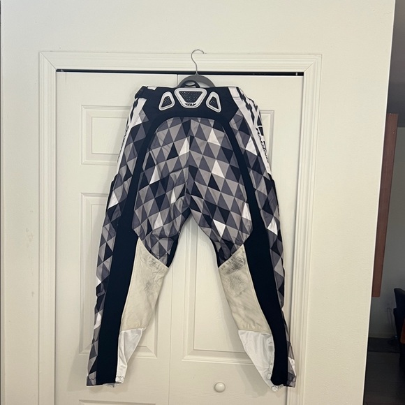 Fox Men's Triangular Patterned Black and White Pants - Picture 6 of 8